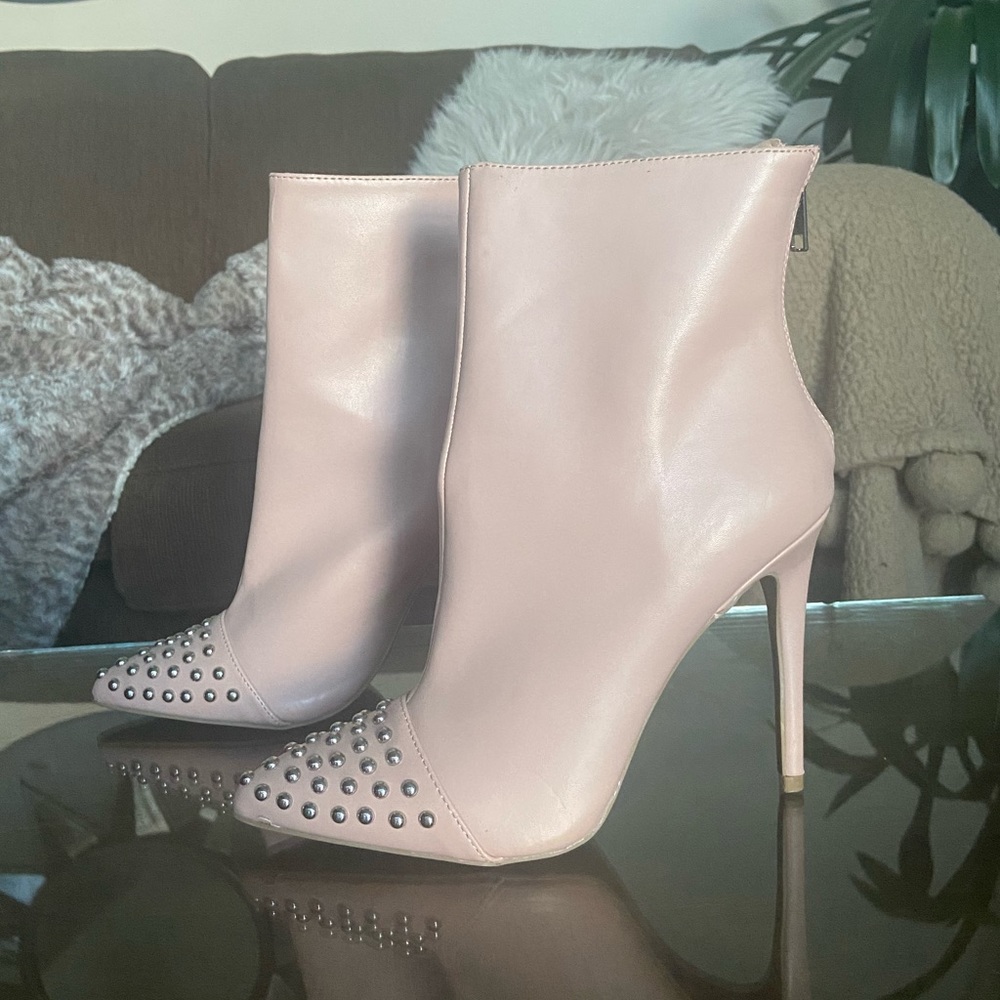 🔸 Fashion Nova 🔸 light pink booties